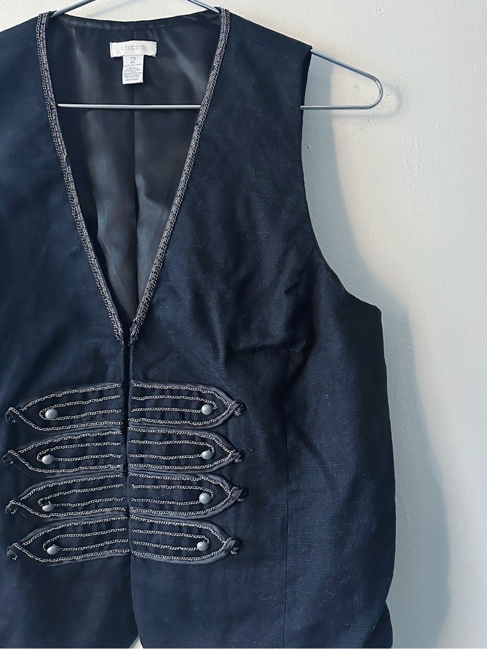 Chico's • Linen Blend Toggle Button Vest in Black/Silver
